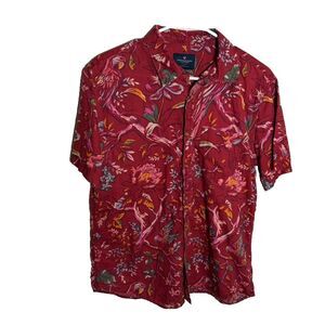 American Eagle Shirt Men's Medium Classic Fit Red Floral Hawaiian Tropical